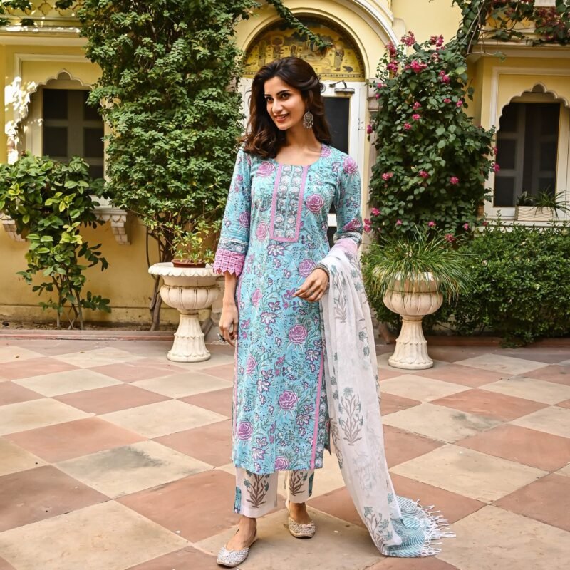 Elegant Blue Floral Cotton Kurta Set (3-Piece) - Image 4