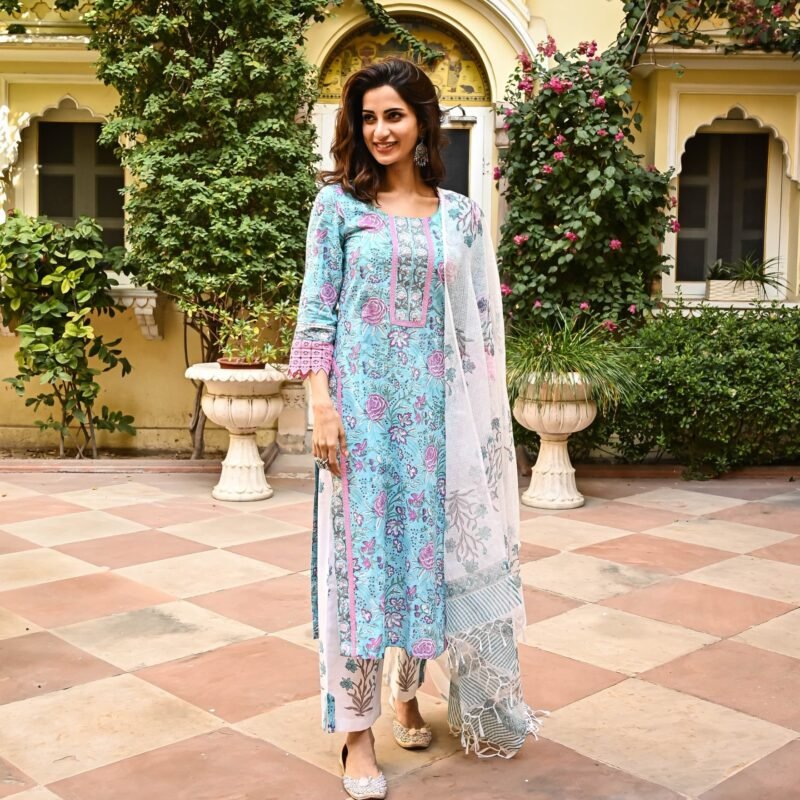 Elegant Blue Floral Cotton Kurta Set (3-Piece) - Image 3